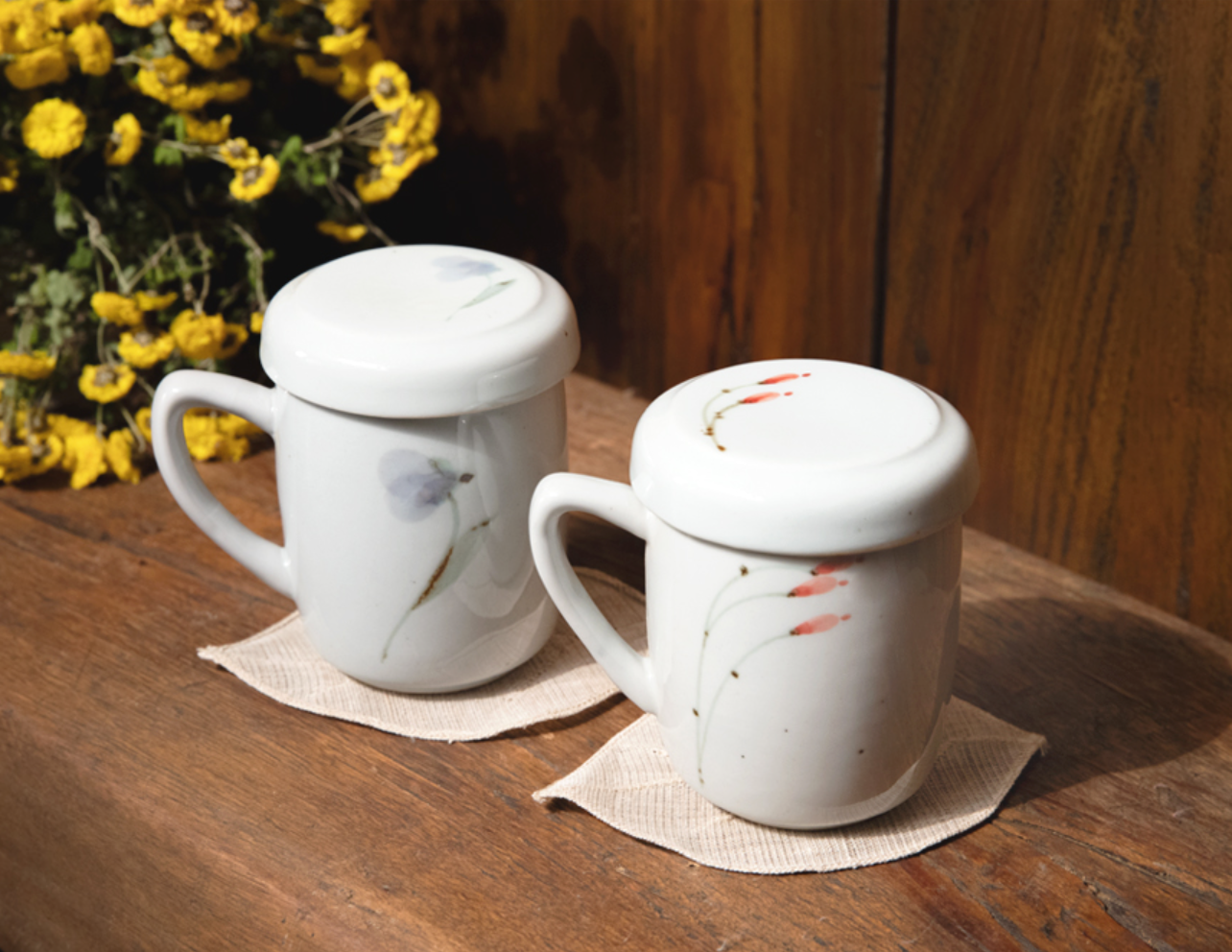 Goryeo[Korean] White porcelain Mug cup with Strainer