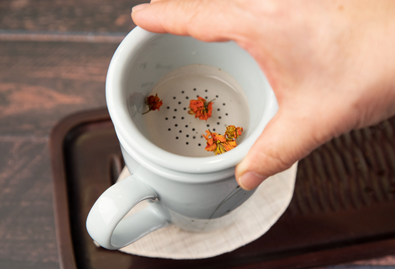 Goryeo[Korean] White porcelain Mug cup with Strainer