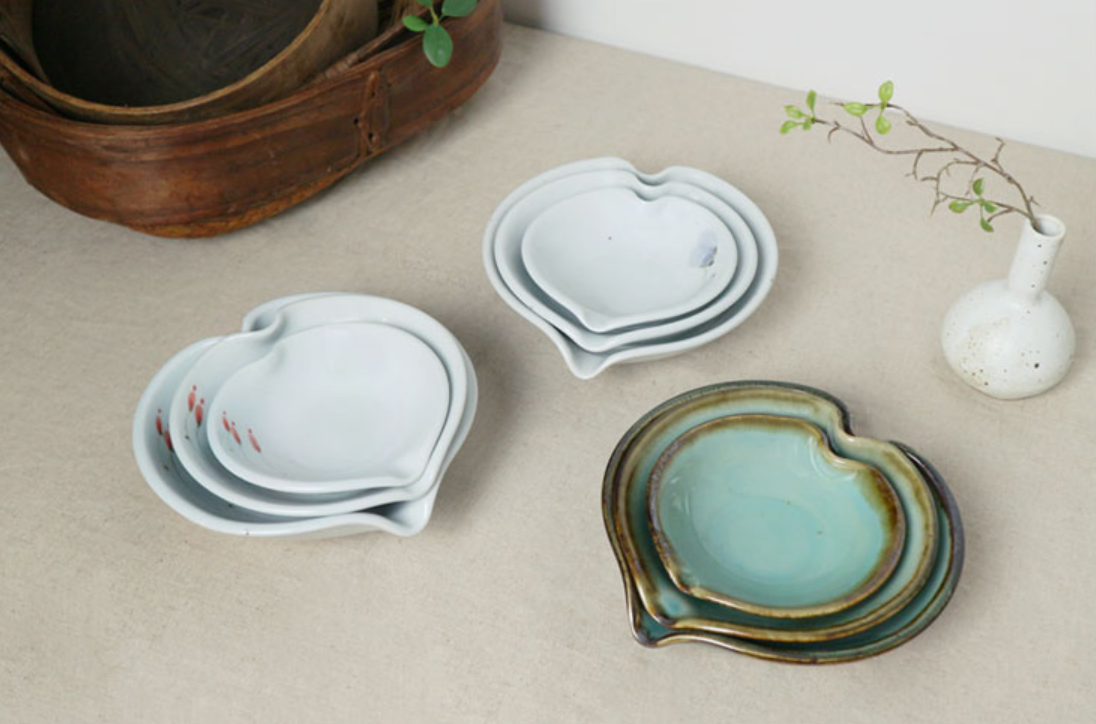 Goryeo[Korean] White porcelain Peach 3pcs Set